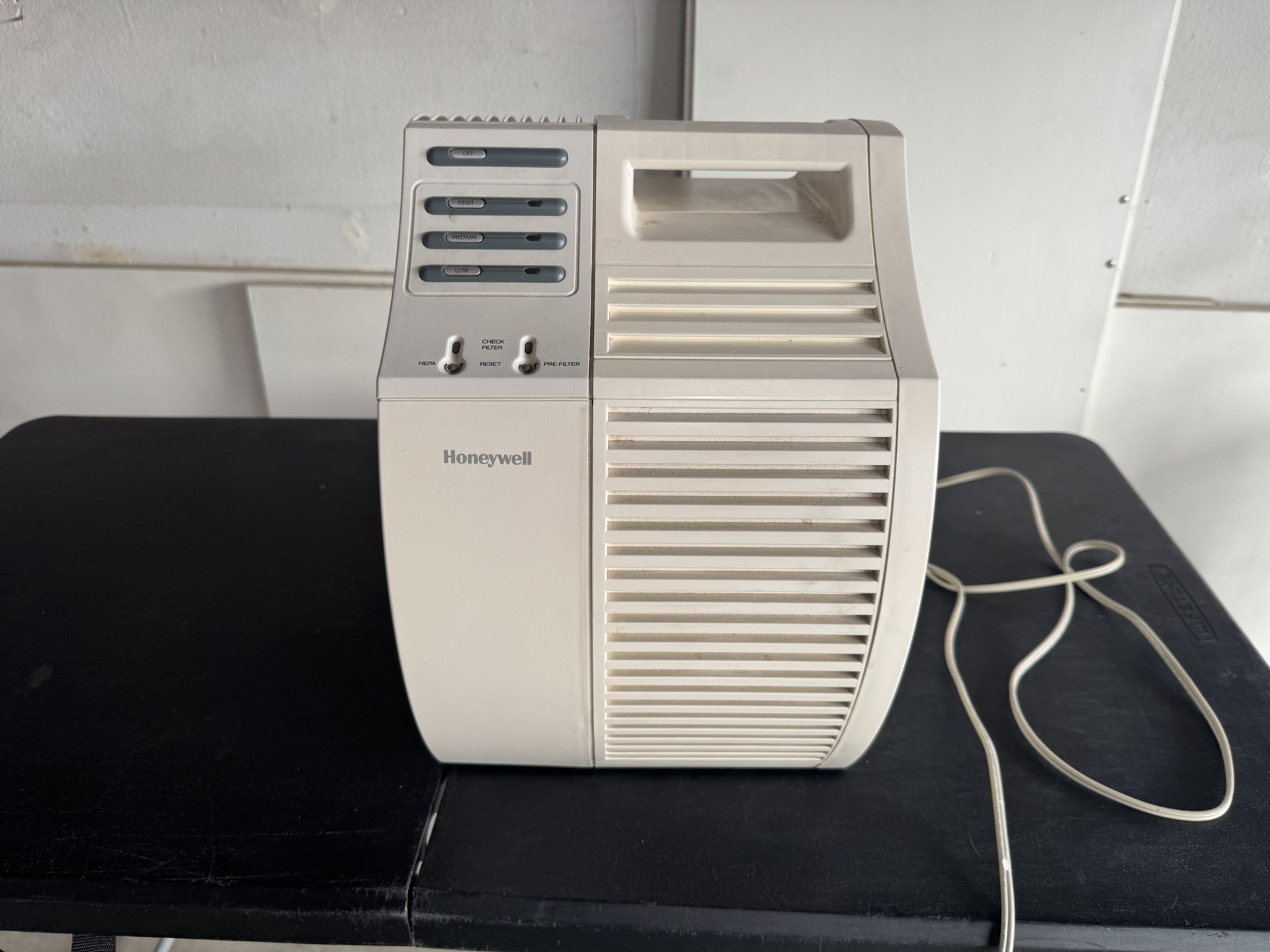 Honeywell QuietCare True HEPA Air Purifier with Germ Reduction **NEEDS NEW FILTER**