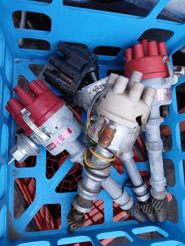 CHEVY AND FORD DISTRIBUTORS!!! 75$ EACH