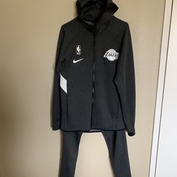 Men Nike Lakers Full-Zip Gray Jacket (M) and Sweat Pants (S). Good Condition.