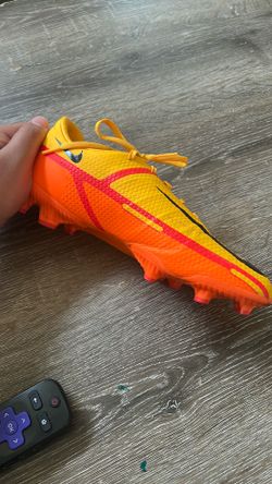 Nike phantom soccer cleats, Size 6.5 kids