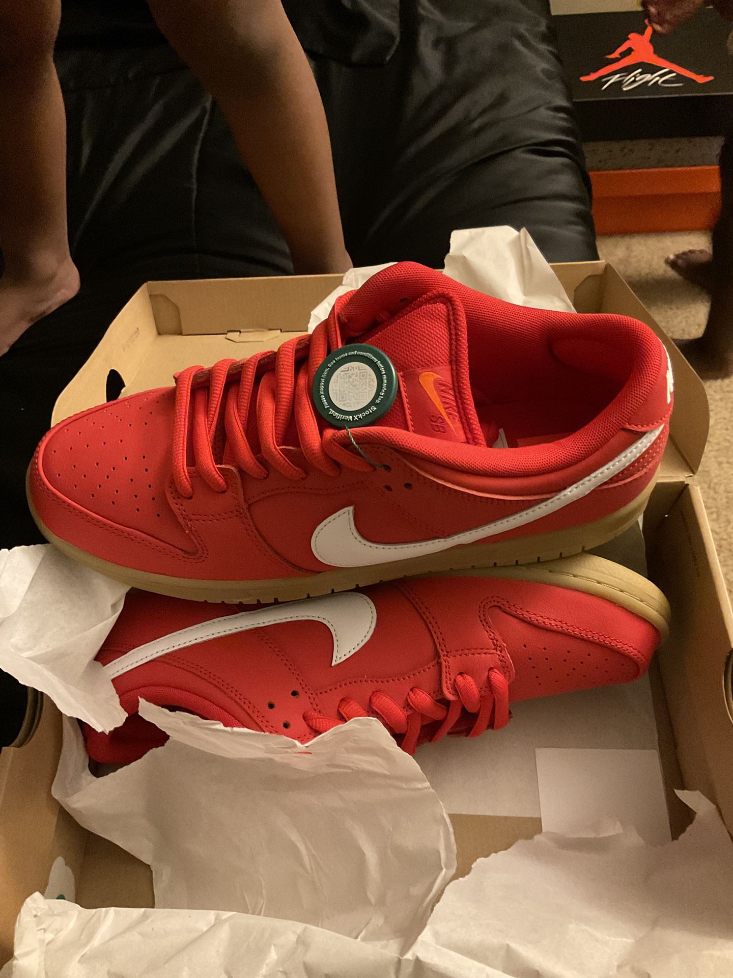 🔥 FOR SALE: Nike SB Dunk Low “University Red” – DEADSTOCK 🔥