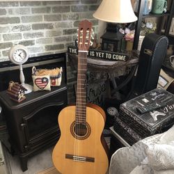 Yamaha C45M Classical Guitar-Like New, New Strings And Travel Case!
