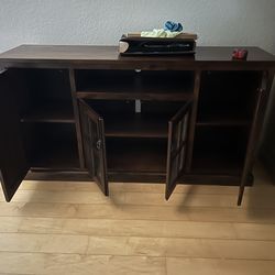 Entertainment center
