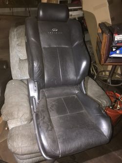 INFINITI G35 seats. driver & passenger