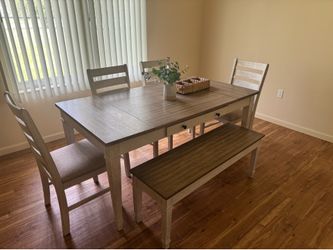 Free Dining table set