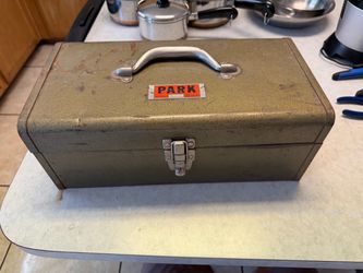Vintage Park Model 83333 Tool Tackle Box Metal Green 16x6x8” Medium Size