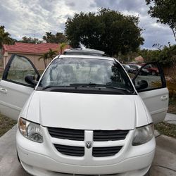 2005 Dodge Caravan
