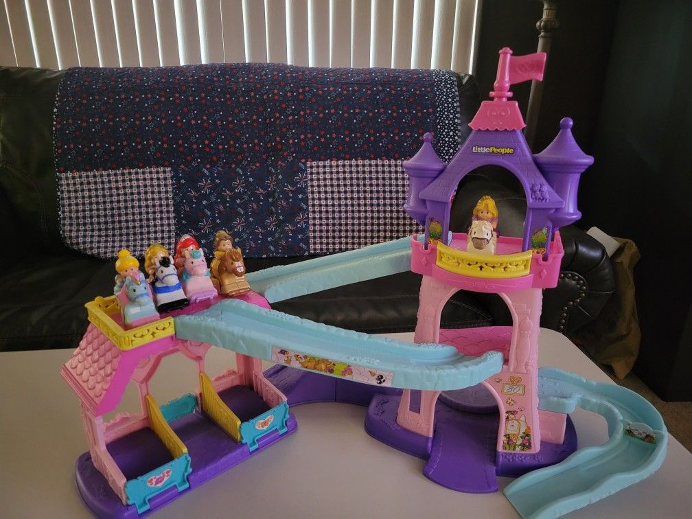 Little People Disney Princess Klip Klop Castle