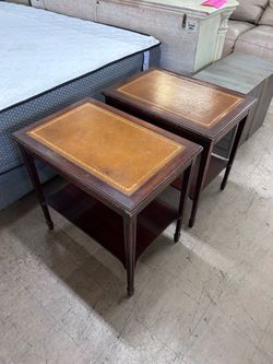 SALE Pair of Vintage Mahogany End Side Tables w/ Gold Gilt Top Detail
