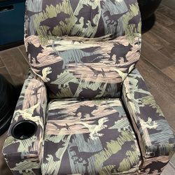 Children’s Dinosaur Recliner Ages 3-6 Great Shape Non Smoking
