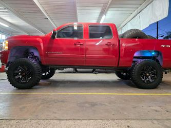 Wheels and Tires with Lift Kit
