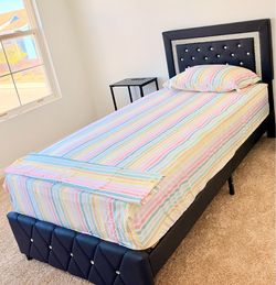 Twin bed and mattres