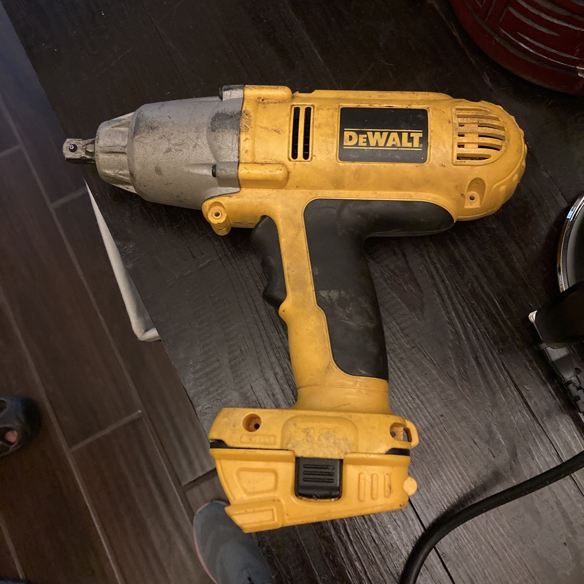 18 Volt DEWALT impact Wrench 