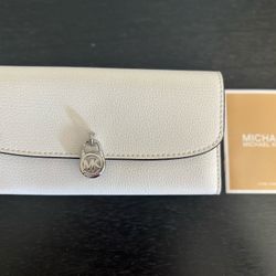 Brand New Authentic Micheal Kors Wallet 