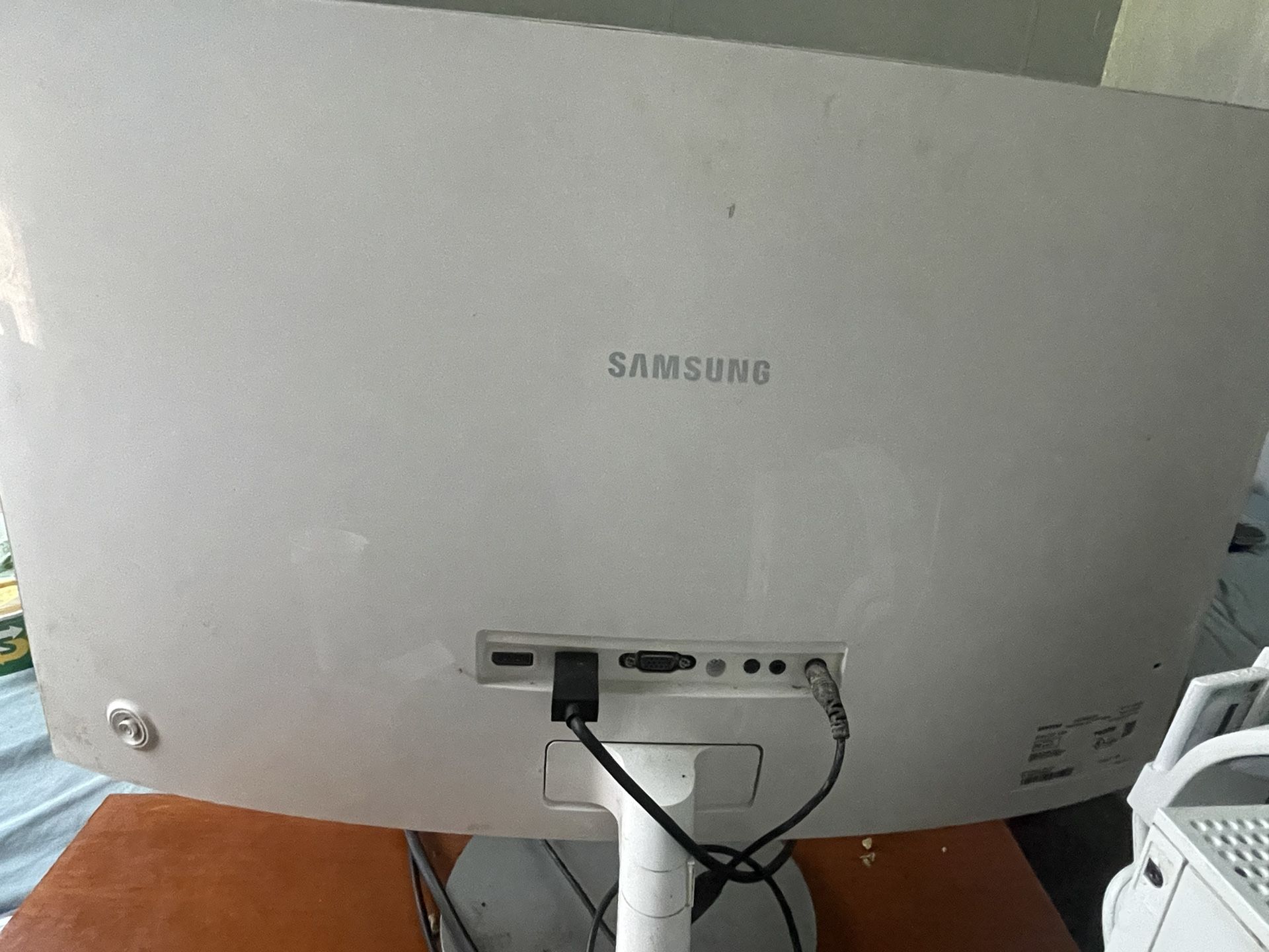 Samsung 23 Inch Curved Screen Monitor