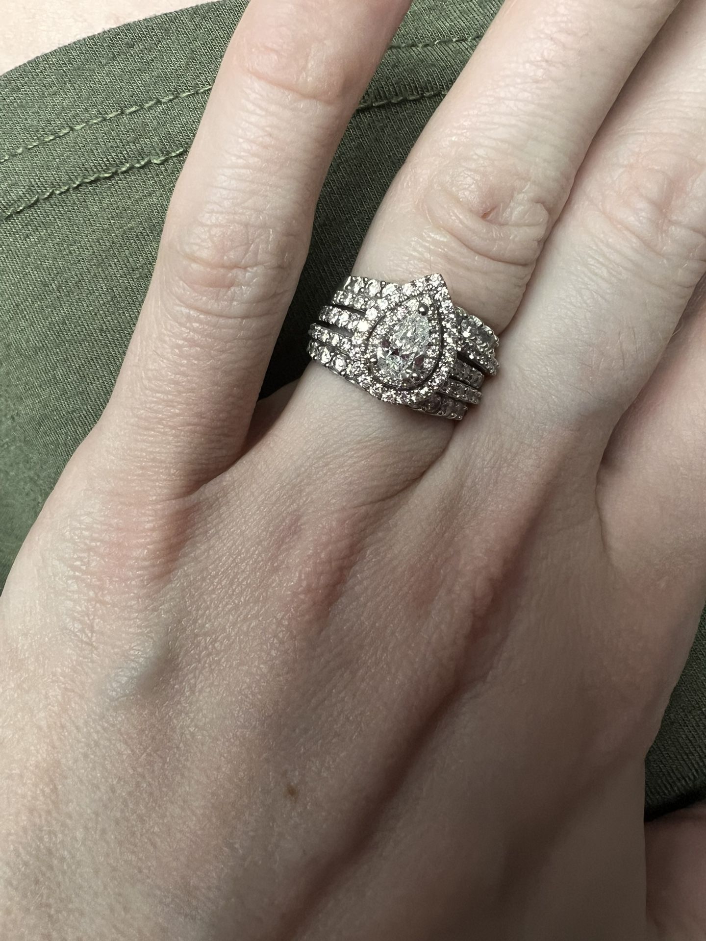 Vera Wang Wish Ring With Removable Enhancers