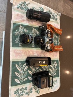Canon AE-1-Multiple Items/See full description!