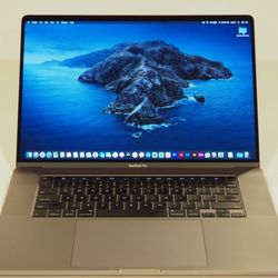 MacBook Pro 16” i9 1tb Ssd 16gb Ram , Loaded