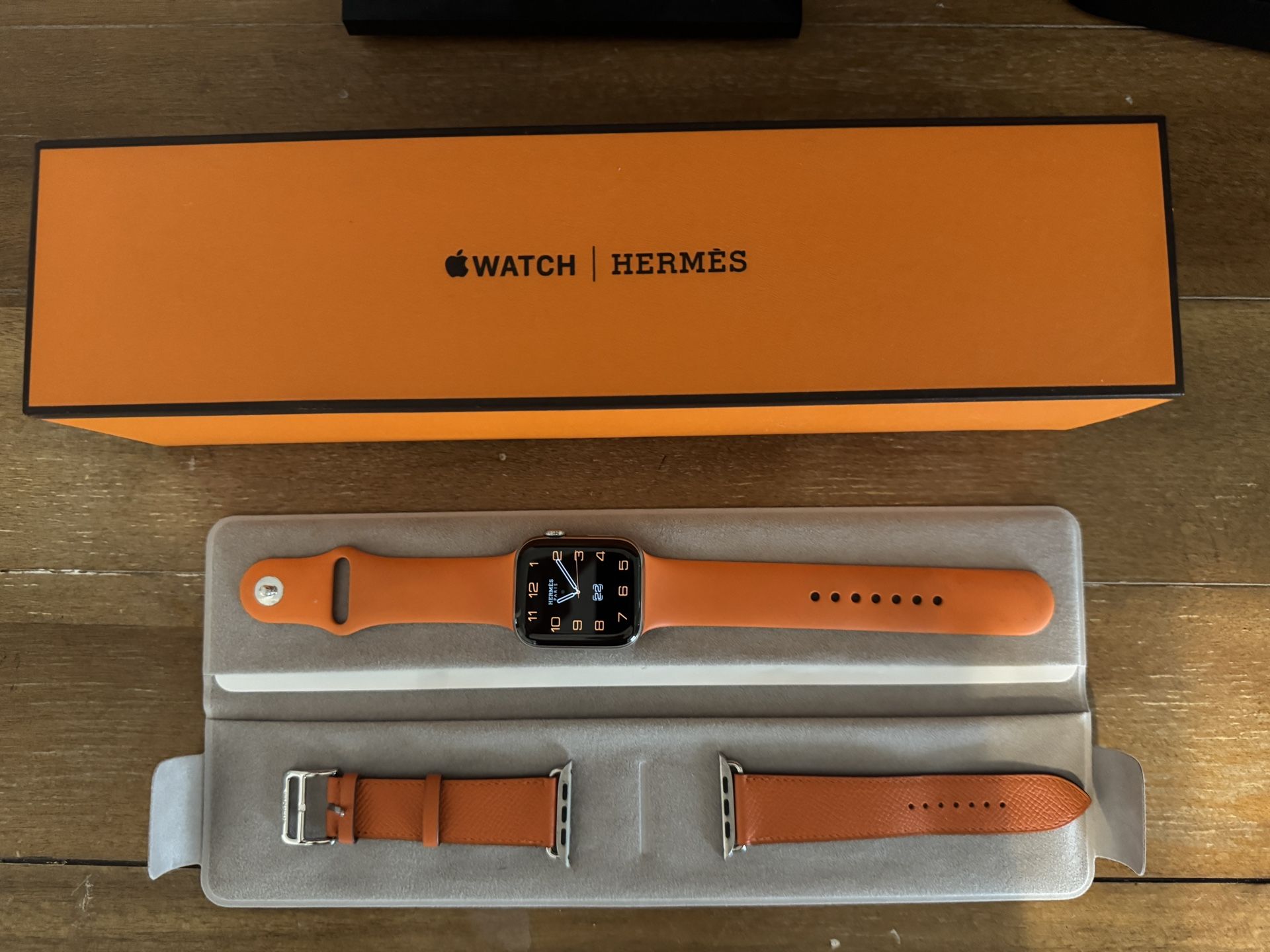 Apple Watch Hermes Series 5 - 44MM Excellent Condition
