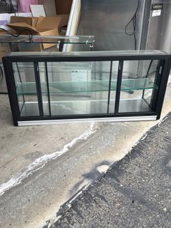Dry display case for turbo air