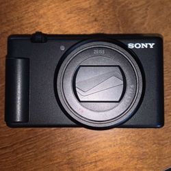 Sony - ZV1 || 2.0 Megapixel Digital Camera