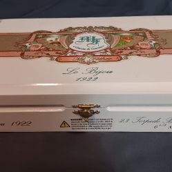 Large White Wooden Cigar Box With Clasp - Storage - Container - Stash - Jewlery 
