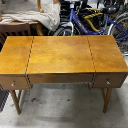 desk/vanity