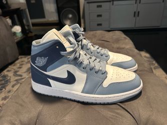 TENIS NIKE JORDAN UNIVERSITY BLUE COLOR POCO USO COMO NUEVOS SIZE 101/2 HOMBRE Y 12 MUJER