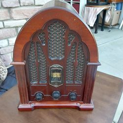 Vintage Looking  Radio Electric