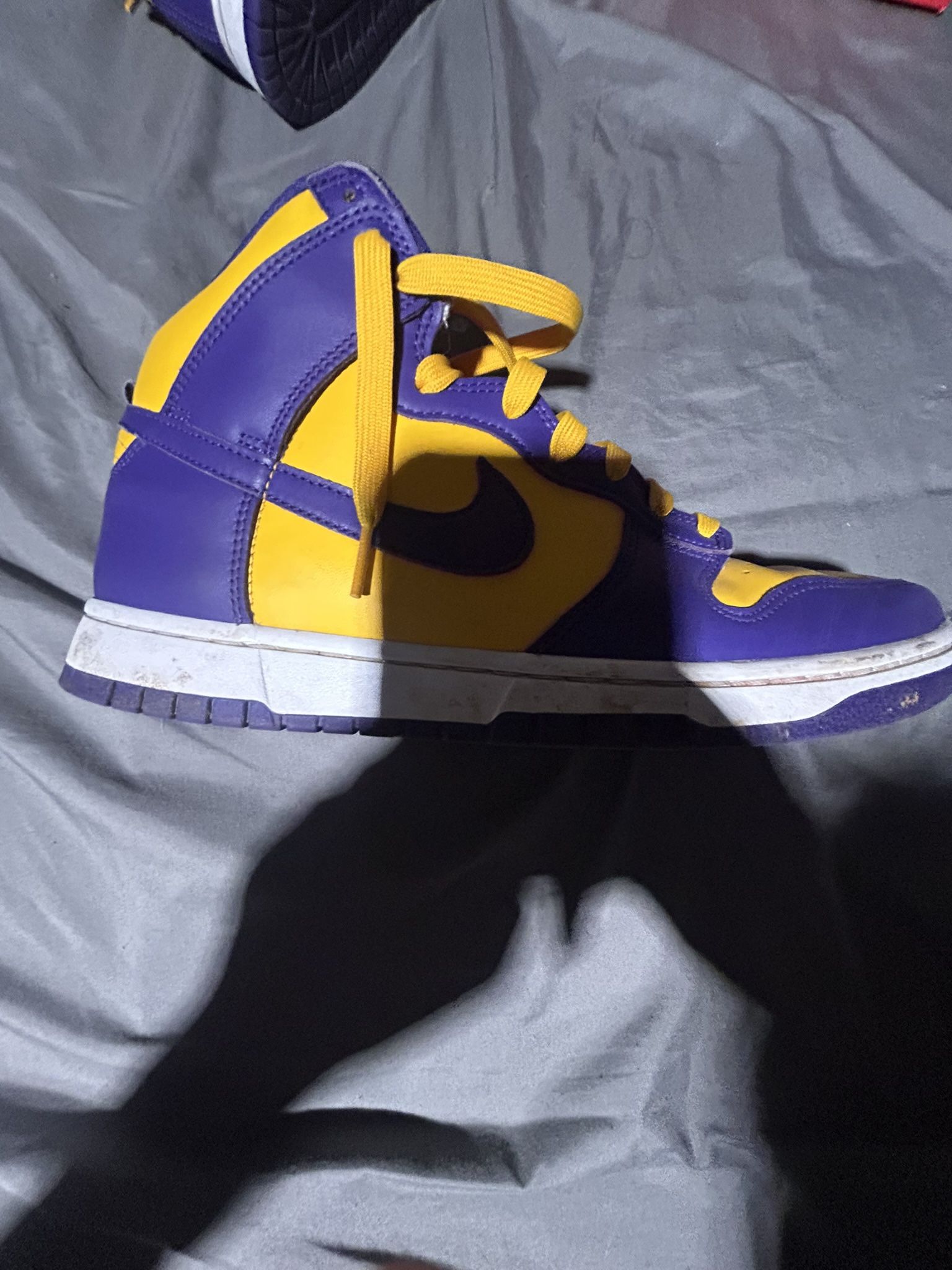 Nike Lakers Mids