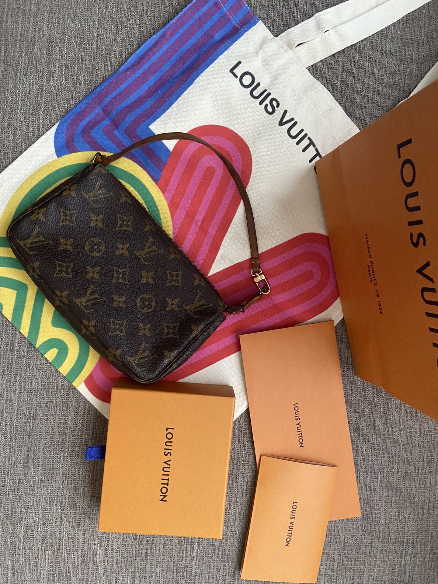 Louis Vuitton Pochette