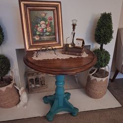 Accent table