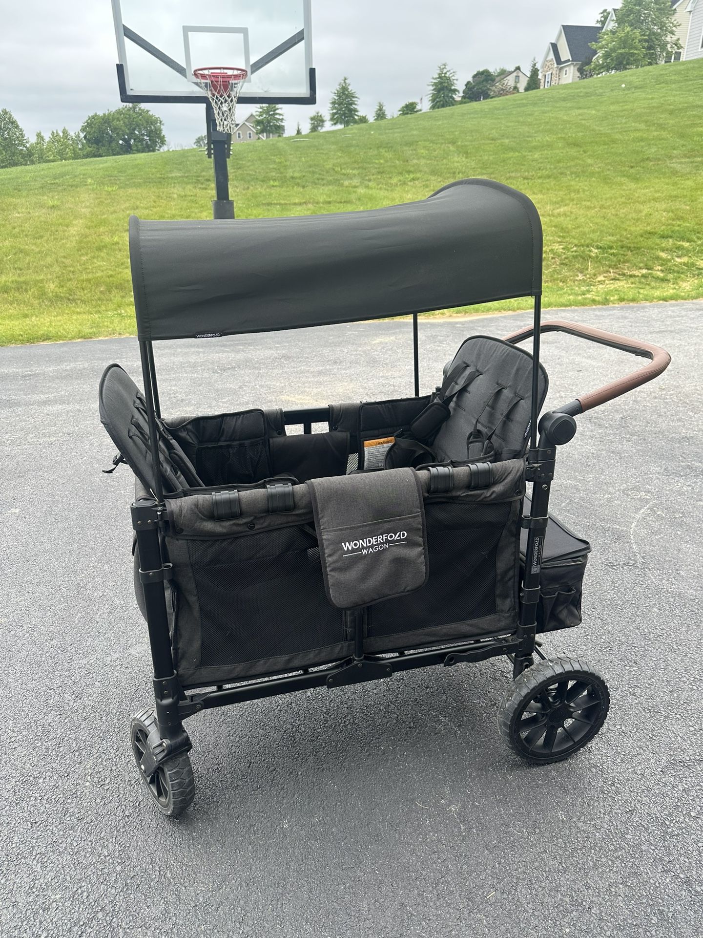 WonderFold W4 Luxe Quad Stroller Wagon – Excellent Condition (2021)