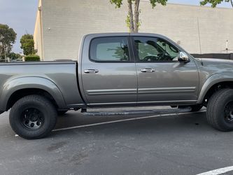 Tundra Tacoma Wheels And tires 4 285 70 17 6 Lug Excellent Condition