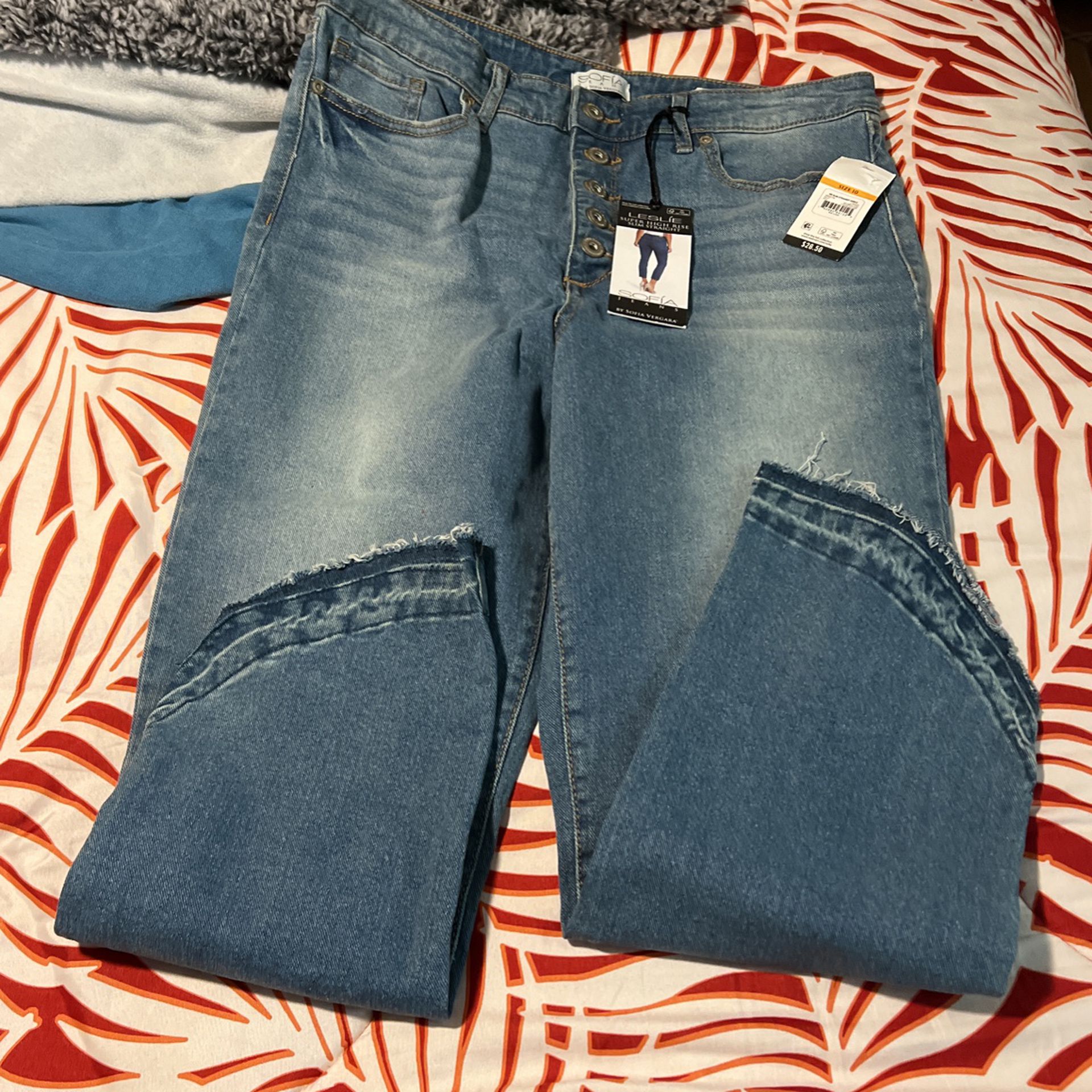 New Jeans Brand Sofia Vergara Size 10 $10 for Sale in Jurupa