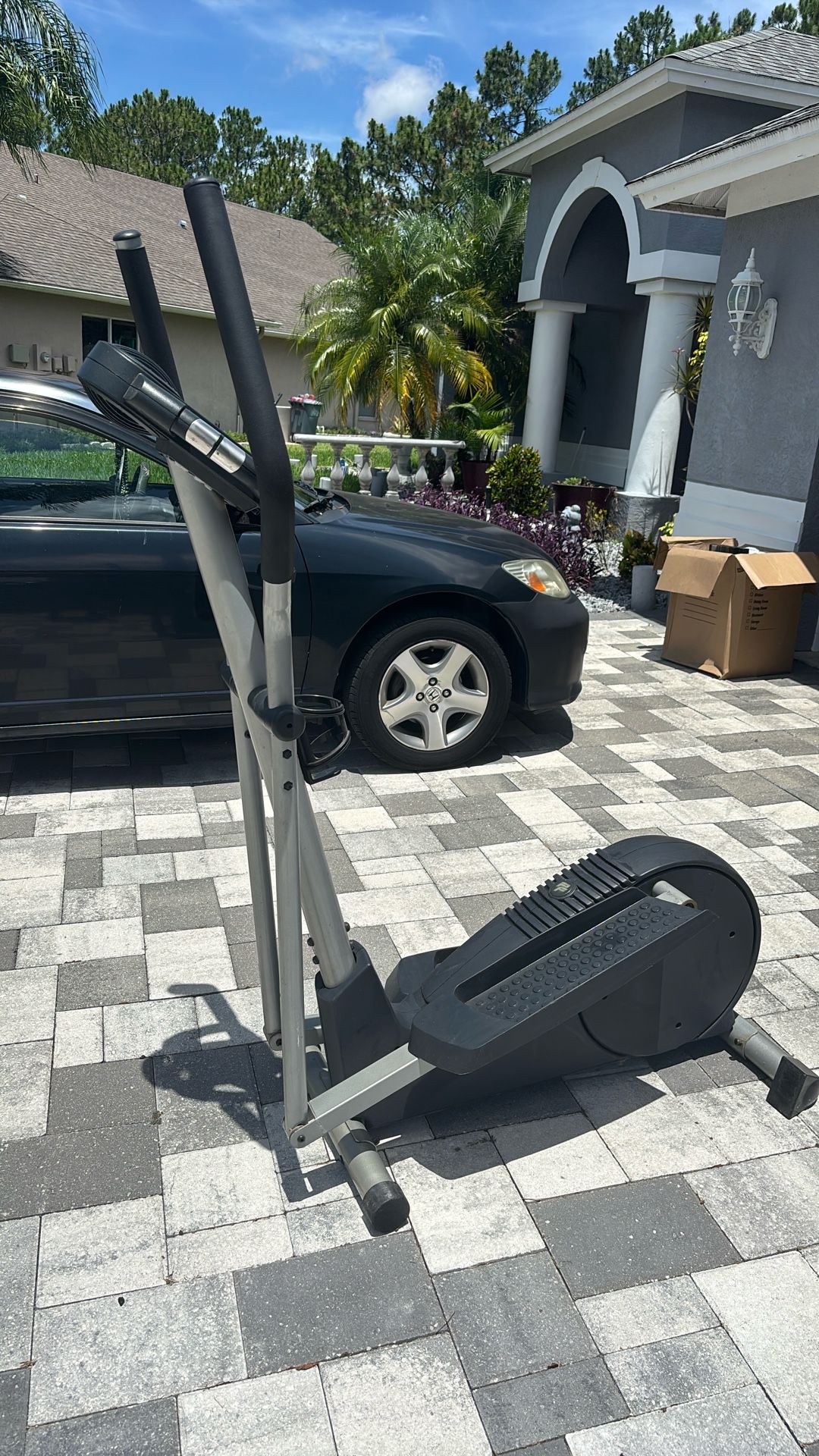 Pro Form Cardio cross trainer 675 With Heart Rate Monitor