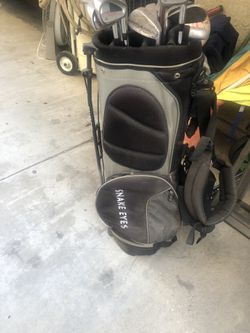 Golf bag with sticks