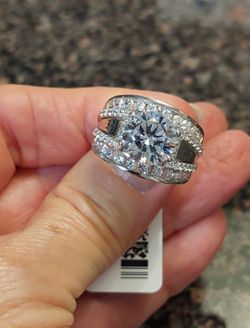 Round Brillant Cut Diamond Simulant Sterling Silver Ring (NWT)