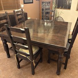 60x60 Warm wood Tuscany-style dining set w/ 4 chairs     $500.00
