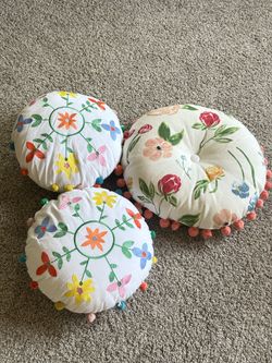 Decorative pillows