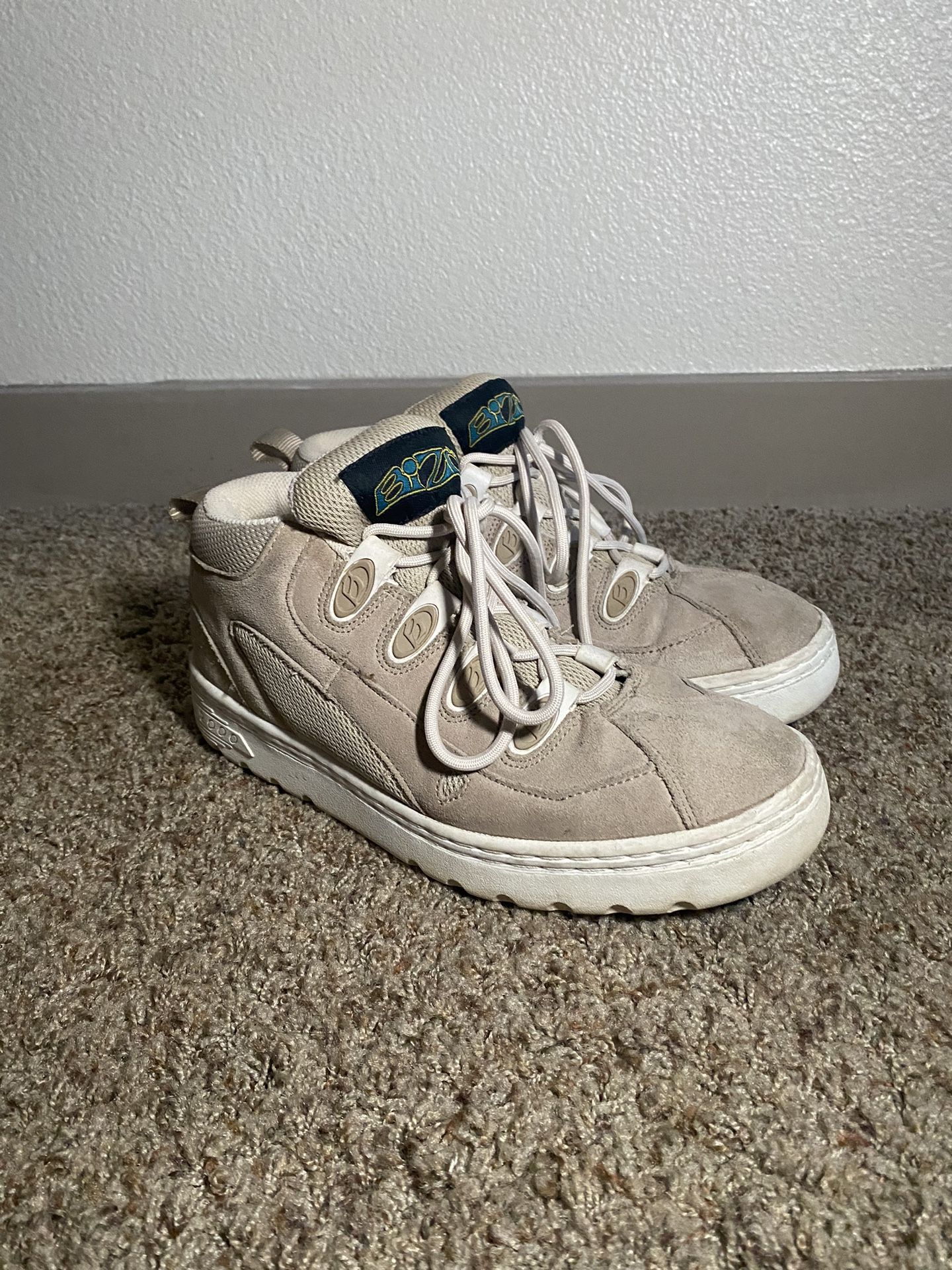 Bizö Skate Shoes - Men’s 9 / Women’s 10.5
