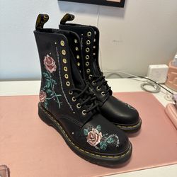 Dr. Martens 1460 Rose boots