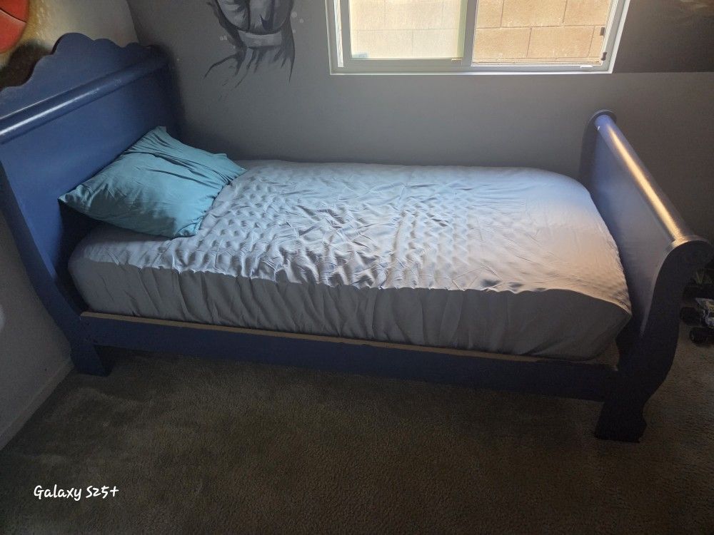 Boys Twin BED SET With 2 Dressers