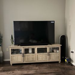 TV & Entertainment Stand 
