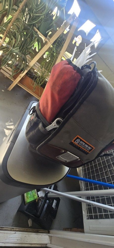 HVAC SERVICE TOOLS/BAG