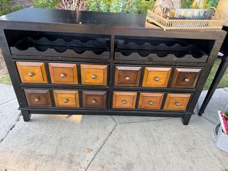 Wine bottle storage chest