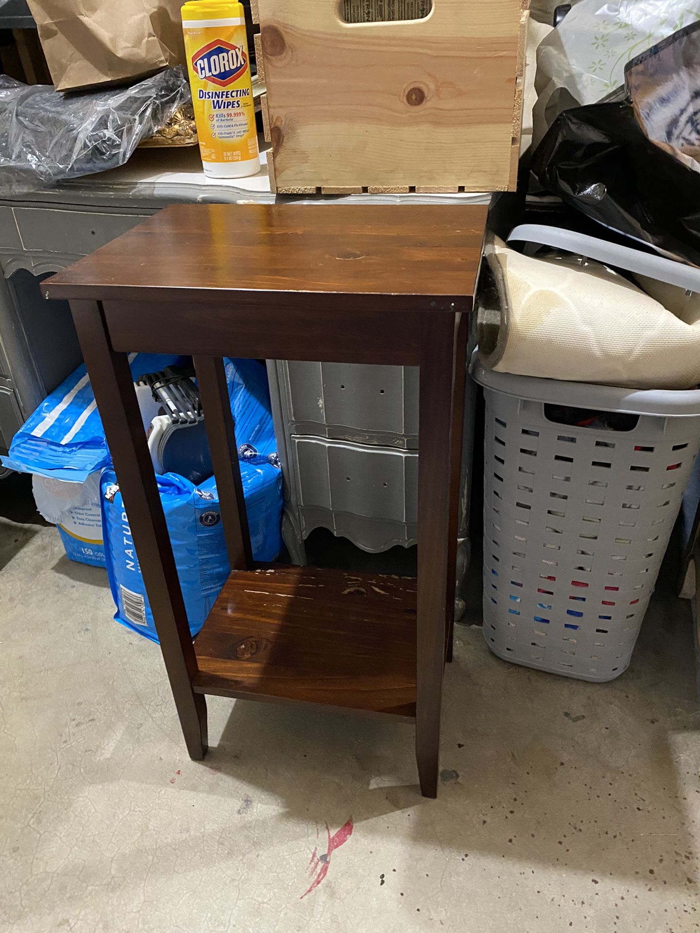 Tall end table *read