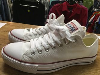 New Mens 11 converse shoes