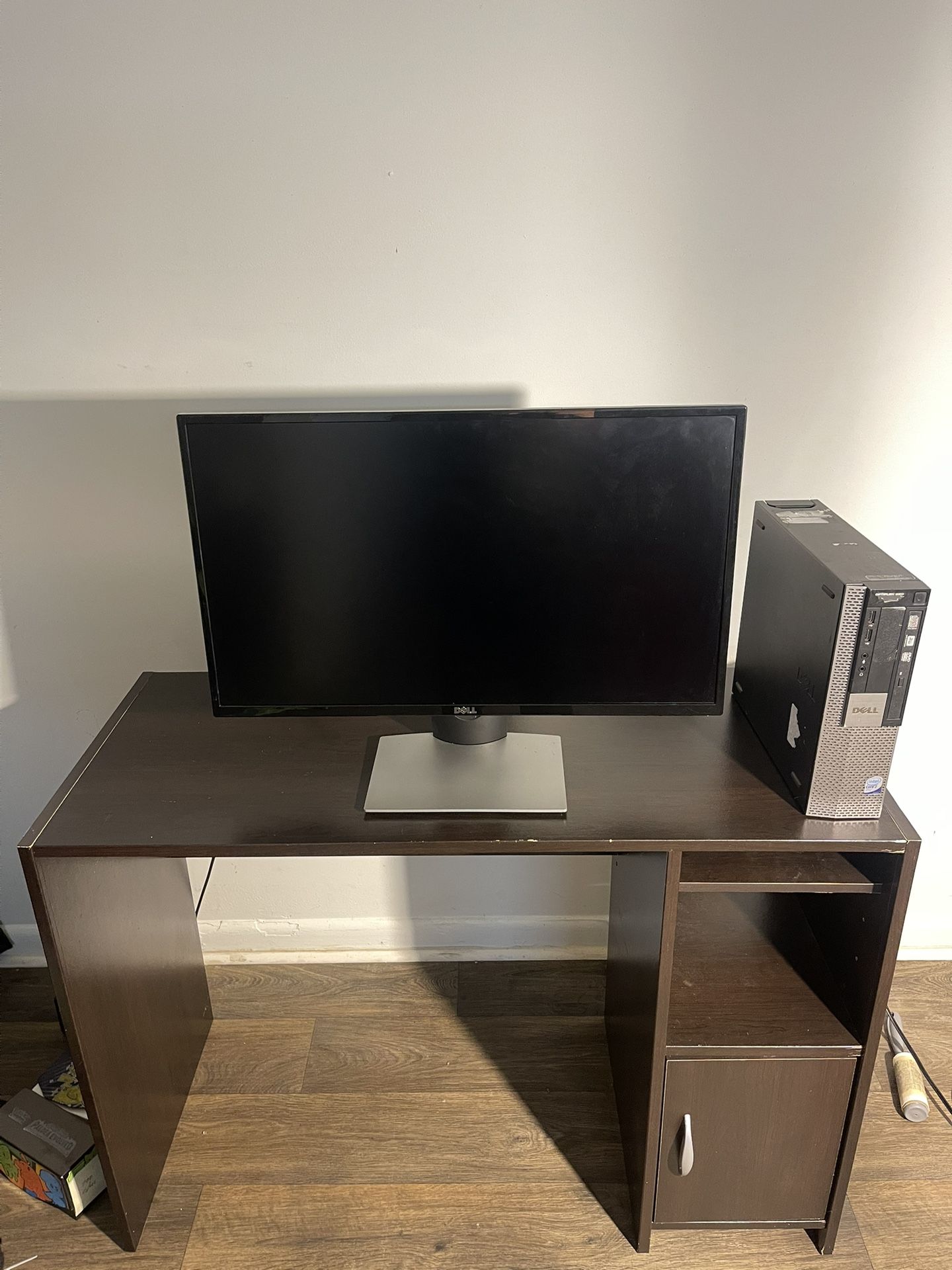 Dell Monitor + Optiplex + Desk