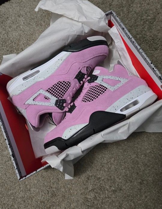 Jordan 4's.   Size 9